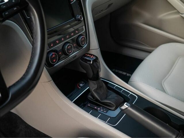 Синий Фольксваген Пассат Вариант, объемом двигателя 2 л и пробегом 98 тыс. км за 17999 $, фото 5 на Automoto.ua