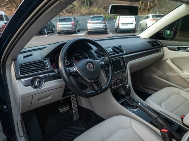 Синий Фольксваген Пассат Вариант, объемом двигателя 2 л и пробегом 98 тыс. км за 17999 $, фото 4 на Automoto.ua