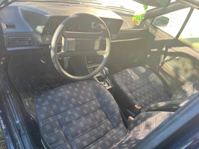 Синій Фольксваген Пассат Варіант, об'ємом двигуна 1.6 л та пробігом 355 тис. км за 700 $, фото 2 на Automoto.ua