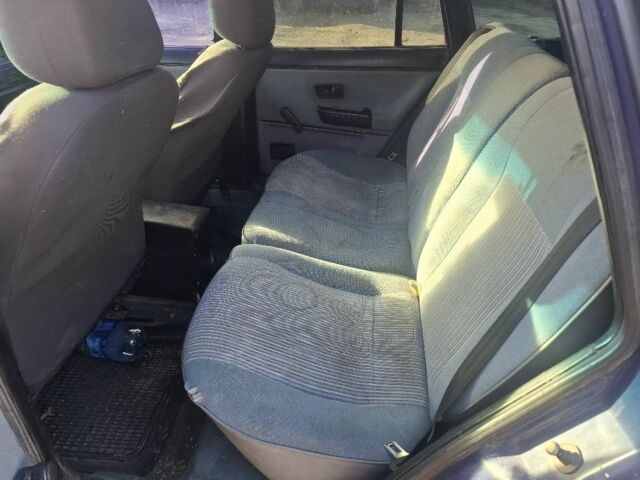 Синій Фольксваген Пассат Варіант, об'ємом двигуна 1.8 л та пробігом 270 тис. км за 1000 $, фото 16 на Automoto.ua