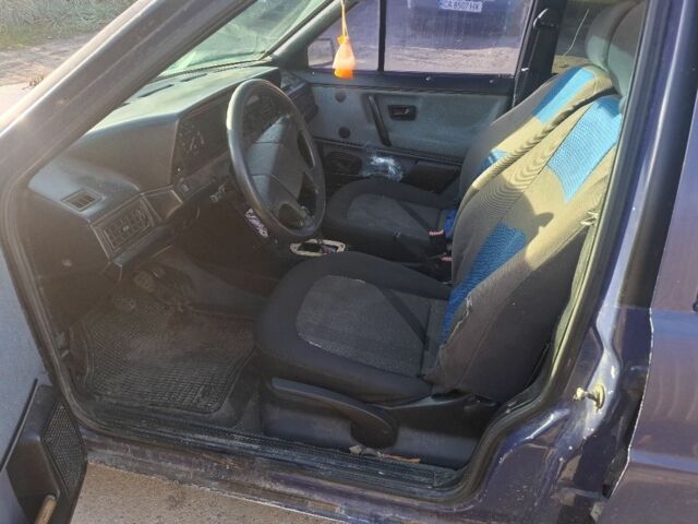 Синій Фольксваген Пассат Варіант, об'ємом двигуна 1.8 л та пробігом 270 тис. км за 1000 $, фото 11 на Automoto.ua