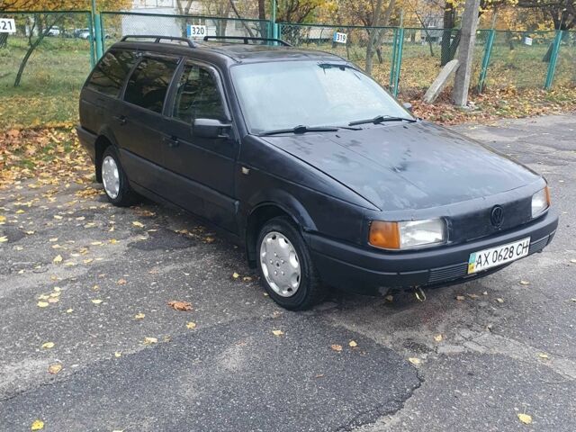 Фольксваген Пассат Вариант 1988 в Харькове на Automoto.ua Синий Фольксваген Пассат Вариант, объемом двигателя 1.8 л и пробегом 300 тыс. км за 1150 $, фото 1 на Automoto.ua