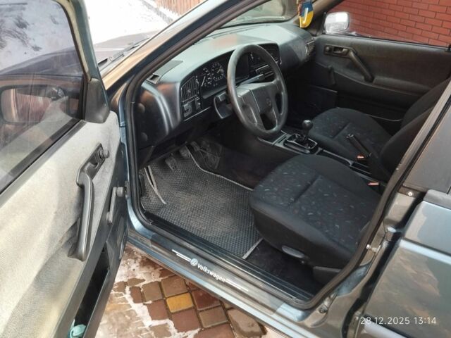 Синій Фольксваген Пассат Варіант, об'ємом двигуна 1.6 л та пробігом 277 тис. км за 2500 $, фото 5 на Automoto.ua