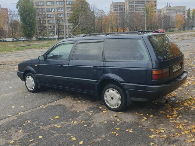 Фольксваген Пассат Вариант 1988 в Харькове на Automoto.ua Синий Фольксваген Пассат Вариант, объемом двигателя 1.8 л и пробегом 300 тыс. км за 1150 $, фото 5 на Automoto.ua