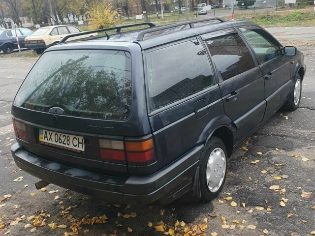 Фольксваген Пассат Вариант 1988 в Харькове на Automoto.ua Синий Фольксваген Пассат Вариант, объемом двигателя 1.8 л и пробегом 300 тыс. км за 1150 $, фото 3 на Automoto.ua