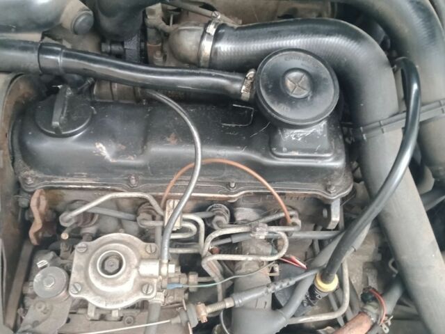 Синий Фольксваген Пассат Вариант, объемом двигателя 1.6 л и пробегом 400 тыс. км за 1700 $, фото 3 на Automoto.ua