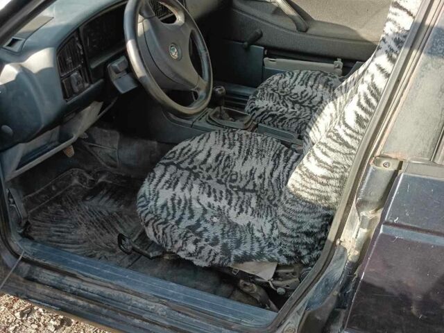 Синий Фольксваген Пассат Вариант, объемом двигателя 1.9 л и пробегом 299 тыс. км за 2000 $, фото 3 на Automoto.ua