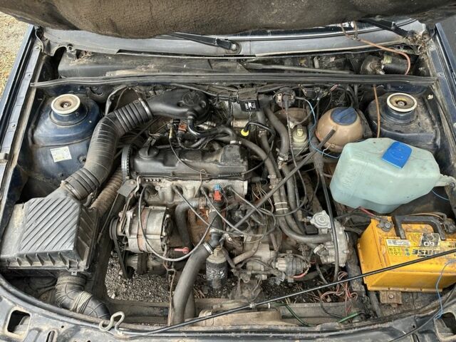 Синий Фольксваген Пассат Вариант, объемом двигателя 1.6 л и пробегом 444 тыс. км за 1300 $, фото 7 на Automoto.ua