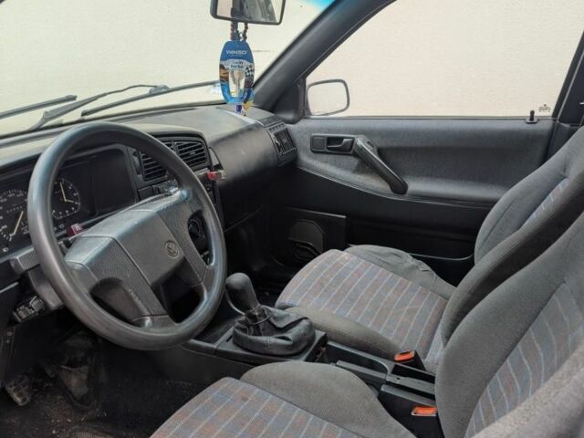 Синій Фольксваген Пассат Варіант, об'ємом двигуна 1.8 л та пробігом 350 тис. км за 1199 $, фото 6 на Automoto.ua