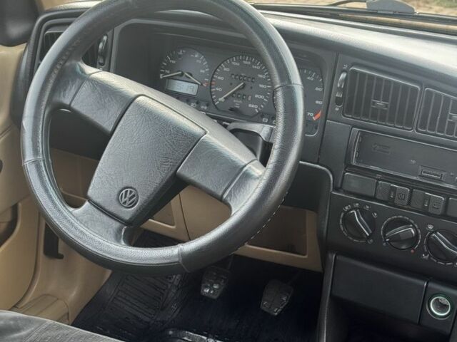 Синий Фольксваген Пассат Вариант, объемом двигателя 1.8 л и пробегом 330 тыс. км за 2550 $, фото 2 на Automoto.ua