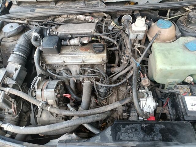 Синій Фольксваген Пассат Варіант, об'ємом двигуна 2 л та пробігом 100 тис. км за 1550 $, фото 4 на Automoto.ua