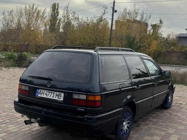 Синий Фольксваген Пассат Вариант, объемом двигателя 1.8 л и пробегом 330 тыс. км за 2550 $, фото 1 на Automoto.ua