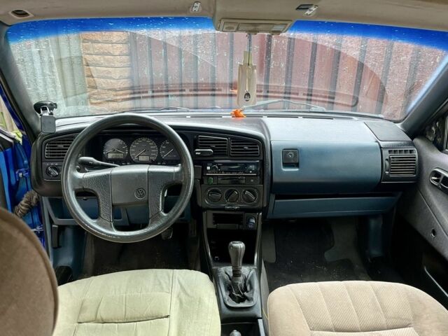 Синий Фольксваген Пассат Вариант, объемом двигателя 2 л и пробегом 247 тыс. км за 1750 $, фото 6 на Automoto.ua