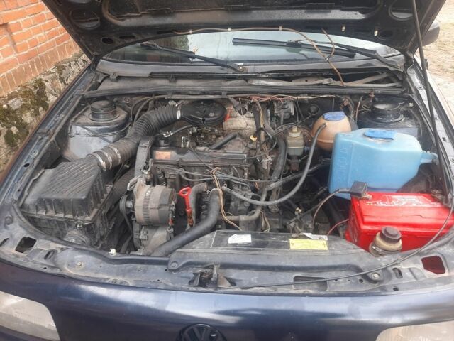 Синій Фольксваген Пассат Варіант, об'ємом двигуна 1.8 л та пробігом 342 тис. км за 1500 $, фото 7 на Automoto.ua