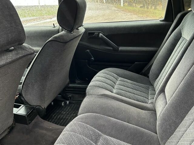 Синій Фольксваген Пассат Варіант, об'ємом двигуна 1.8 л та пробігом 200 тис. км за 1784 $, фото 6 на Automoto.ua