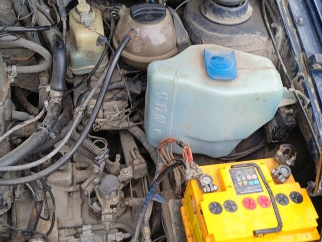 Синий Фольксваген Пассат Вариант, объемом двигателя 2 л и пробегом 364 тыс. км за 1450 $, фото 18 на Automoto.ua