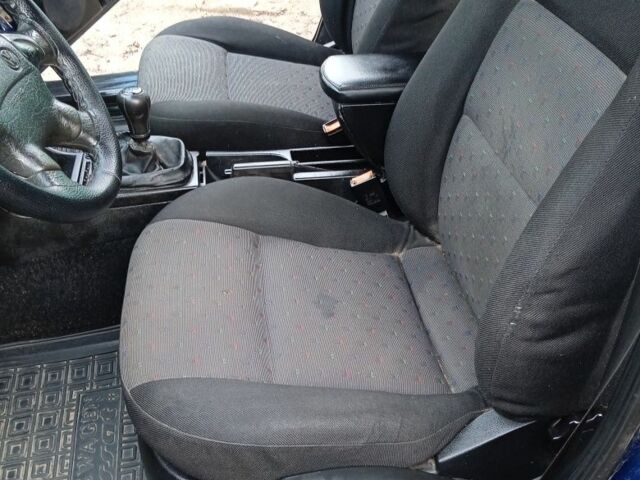 Синий Фольксваген Пассат Вариант, объемом двигателя 2 л и пробегом 364 тыс. км за 1450 $, фото 11 на Automoto.ua