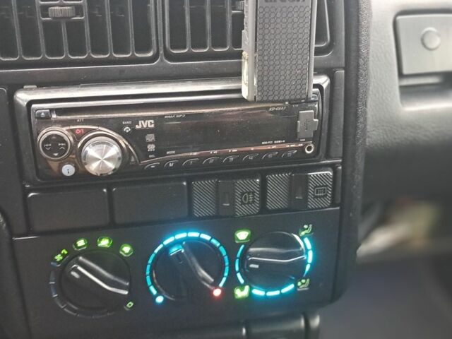 Синий Фольксваген Пассат Вариант, объемом двигателя 1.9 л и пробегом 245 тыс. км за 1600 $, фото 4 на Automoto.ua