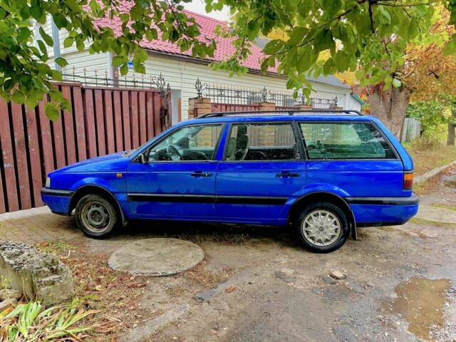 Синий Фольксваген Пассат Вариант, объемом двигателя 2 л и пробегом 247 тыс. км за 1750 $, фото 4 на Automoto.ua