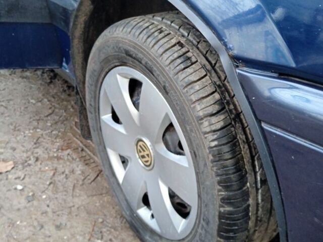 Синий Фольксваген Пассат Вариант, объемом двигателя 2 л и пробегом 364 тыс. км за 1450 $, фото 16 на Automoto.ua