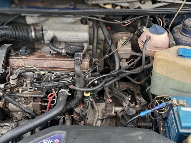 Синий Фольксваген Пассат Вариант, объемом двигателя 1.9 л и пробегом 245 тыс. км за 1600 $, фото 6 на Automoto.ua