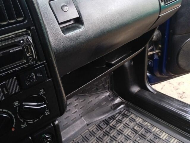 Синий Фольксваген Пассат Вариант, объемом двигателя 2 л и пробегом 364 тыс. км за 1450 $, фото 10 на Automoto.ua