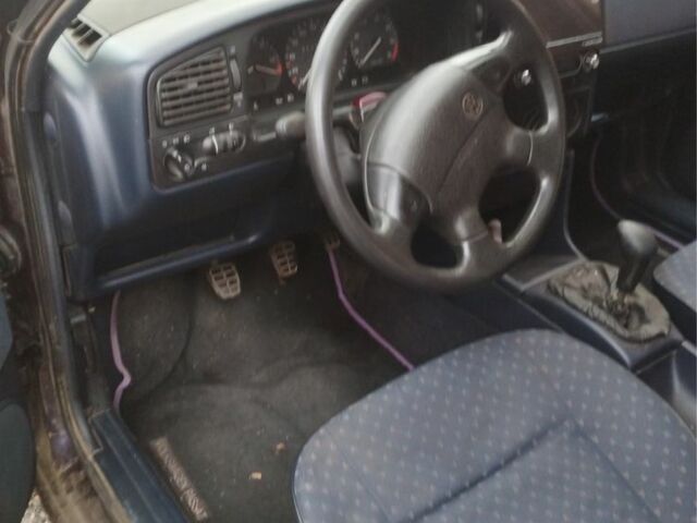 Синий Фольксваген Пассат Вариант, объемом двигателя 1.8 л и пробегом 350 тыс. км за 1500 $, фото 7 на Automoto.ua