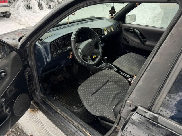 Синий Фольксваген Пассат Вариант, объемом двигателя 1.8 л и пробегом 300 тыс. км за 1499 $, фото 8 на Automoto.ua