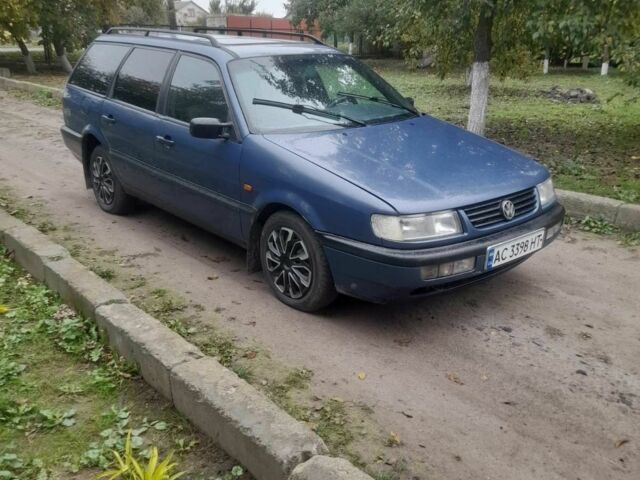 Синий Фольксваген Пассат Вариант, объемом двигателя 2 л и пробегом 250 тыс. км за 1600 $, фото 5 на Automoto.ua