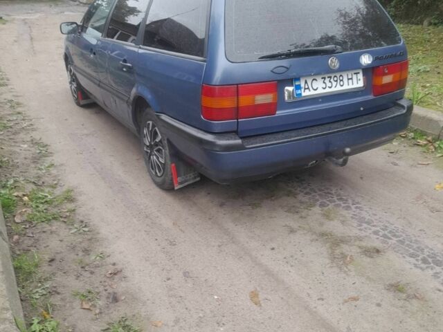 Фольксваген Пассат Варіант 1994 у Володимир-Волинський на Automoto.ua Синій Фольксваген Пассат Варіант, об'ємом двигуна 2 л та пробігом 250 тис. км за 1600 $, фото 7 на Automoto.ua