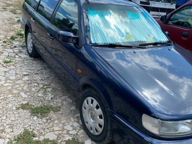 Синій Фольксваген Пассат Варіант, об'ємом двигуна 1.9 л та пробігом 300 тис. км за 3084 $, фото 2 на Automoto.ua