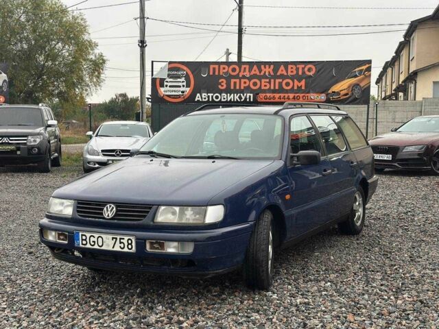 Фольксваген Пассат Вариант 1994 в Харькове на Automoto.ua Синий Фольксваген Пассат Вариант, объемом двигателя 1.8 л и пробегом 300 тыс. км за 1800 $, фото 1 на Automoto.ua