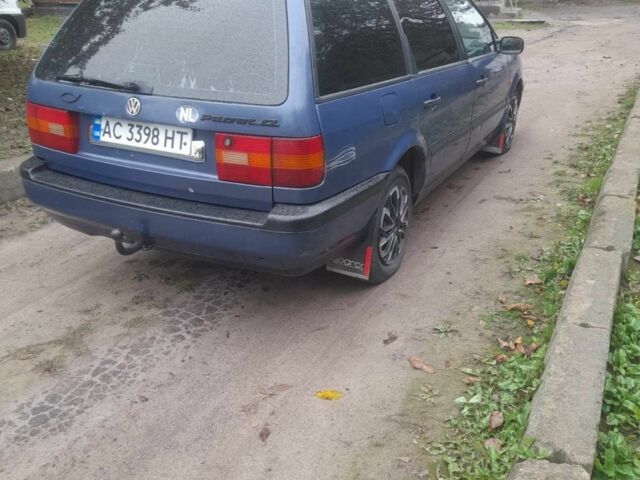 Фольксваген Пассат Варіант 1994 у Володимир-Волинський на Automoto.ua Синій Фольксваген Пассат Варіант, об'ємом двигуна 2 л та пробігом 250 тис. км за 1600 $, фото 3 на Automoto.ua