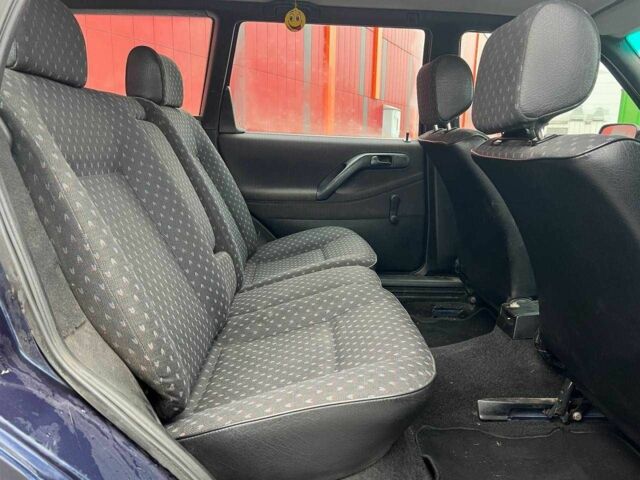 Синій Фольксваген Пассат Варіант, об'ємом двигуна 0 л та пробігом 245 тис. км за 2490 $, фото 8 на Automoto.ua