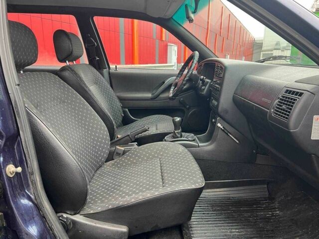 Синій Фольксваген Пассат Варіант, об'ємом двигуна 0 л та пробігом 245 тис. км за 2490 $, фото 9 на Automoto.ua