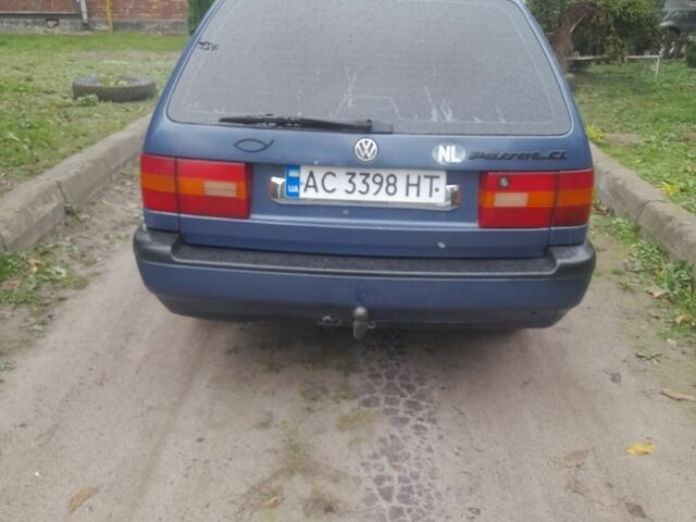 Синий Фольксваген Пассат Вариант, объемом двигателя 2 л и пробегом 250 тыс. км за 1600 $, фото 1 на Automoto.ua