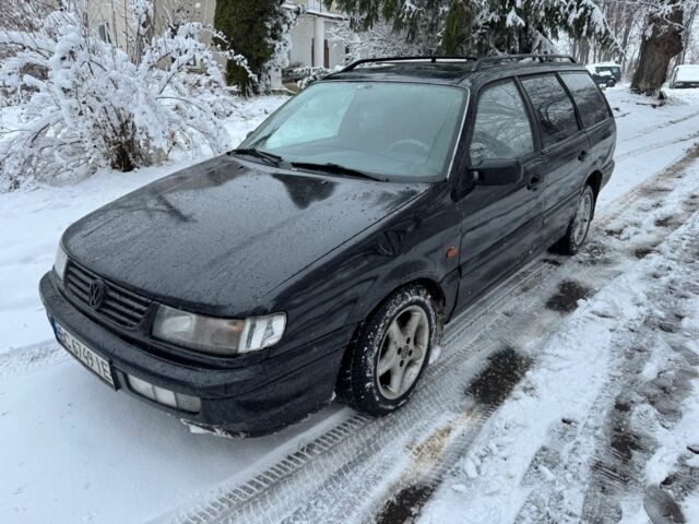 Синий Фольксваген Пассат Вариант, объемом двигателя 1.8 л и пробегом 300 тыс. км за 1499 $, фото 1 на Automoto.ua