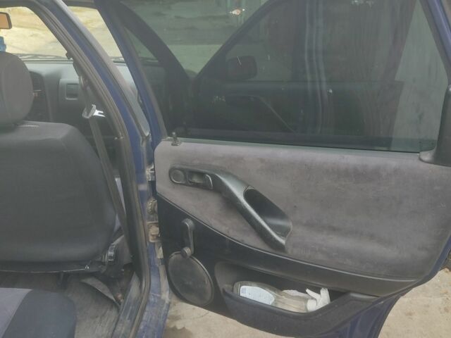 Синий Фольксваген Пассат Вариант, объемом двигателя 2 л и пробегом 300 тыс. км за 1200 $, фото 4 на Automoto.ua