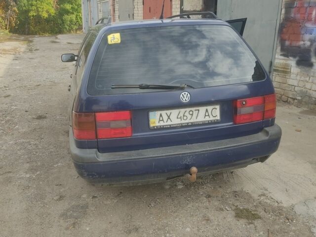 Синий Фольксваген Пассат Вариант, объемом двигателя 2 л и пробегом 300 тыс. км за 1200 $, фото 2 на Automoto.ua