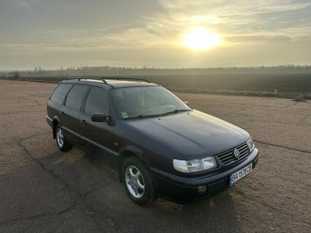 Синий Фольксваген Пассат Вариант, объемом двигателя 1.8 л и пробегом 200 тыс. км за 2150 $, фото 3 на Automoto.ua