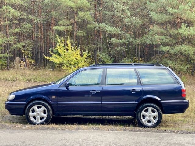 Синій Фольксваген Пассат Варіант, об'ємом двигуна 1.8 л та пробігом 350 тис. км за 3450 $, фото 4 на Automoto.ua