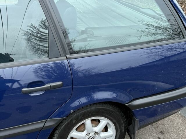 Синий Фольксваген Пассат Вариант, объемом двигателя 1.8 л и пробегом 250 тыс. км за 2499 $, фото 9 на Automoto.ua