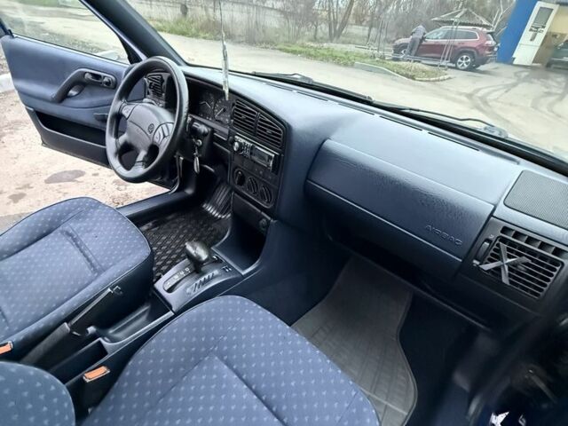 Синий Фольксваген Пассат Вариант, объемом двигателя 1.8 л и пробегом 250 тыс. км за 2499 $, фото 10 на Automoto.ua