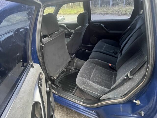 Синий Фольксваген Пассат Вариант, объемом двигателя 1.9 л и пробегом 424 тыс. км за 2300 $, фото 3 на Automoto.ua