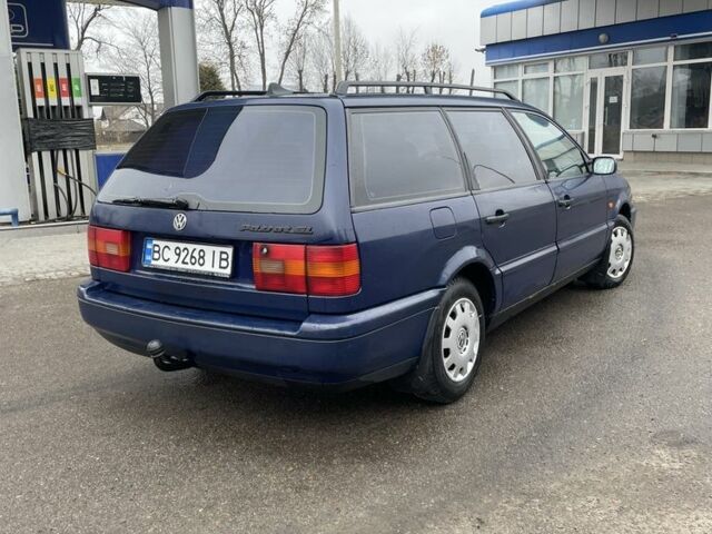 Синий Фольксваген Пассат Вариант, объемом двигателя 1.9 л и пробегом 424 тыс. км за 2300 $, фото 2 на Automoto.ua