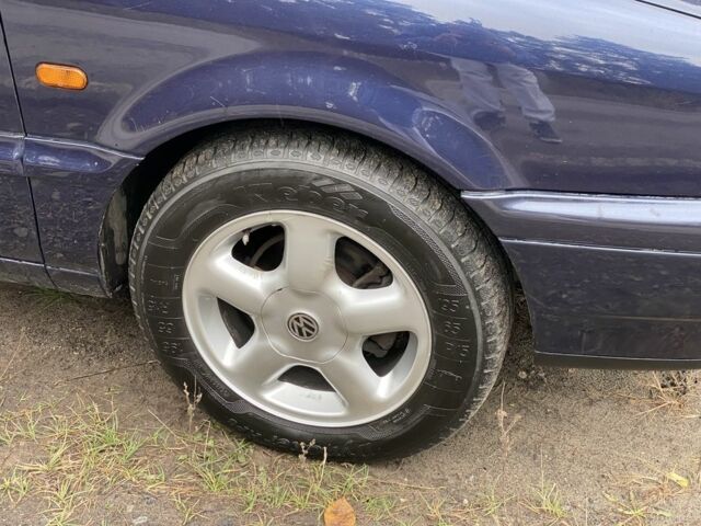 Синій Фольксваген Пассат Варіант, об'ємом двигуна 1.8 л та пробігом 350 тис. км за 3450 $, фото 23 на Automoto.ua