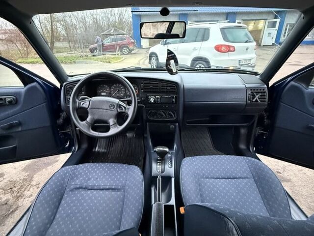 Синий Фольксваген Пассат Вариант, объемом двигателя 1.8 л и пробегом 250 тыс. км за 2499 $, фото 11 на Automoto.ua