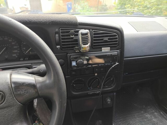 Синий Фольксваген Пассат Вариант, объемом двигателя 2 л и пробегом 570 тыс. км за 1500 $, фото 3 на Automoto.ua