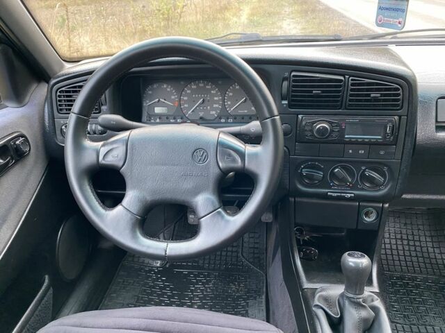 Синій Фольксваген Пассат Варіант, об'ємом двигуна 1.8 л та пробігом 350 тис. км за 3450 $, фото 17 на Automoto.ua