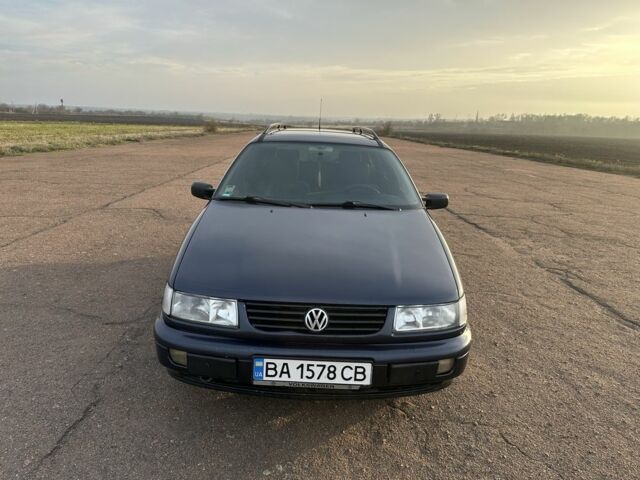 Синий Фольксваген Пассат Вариант, объемом двигателя 1.8 л и пробегом 200 тыс. км за 2150 $, фото 2 на Automoto.ua